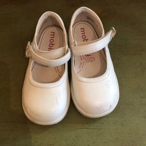 Stride rite mobility white leather walkers 6.5